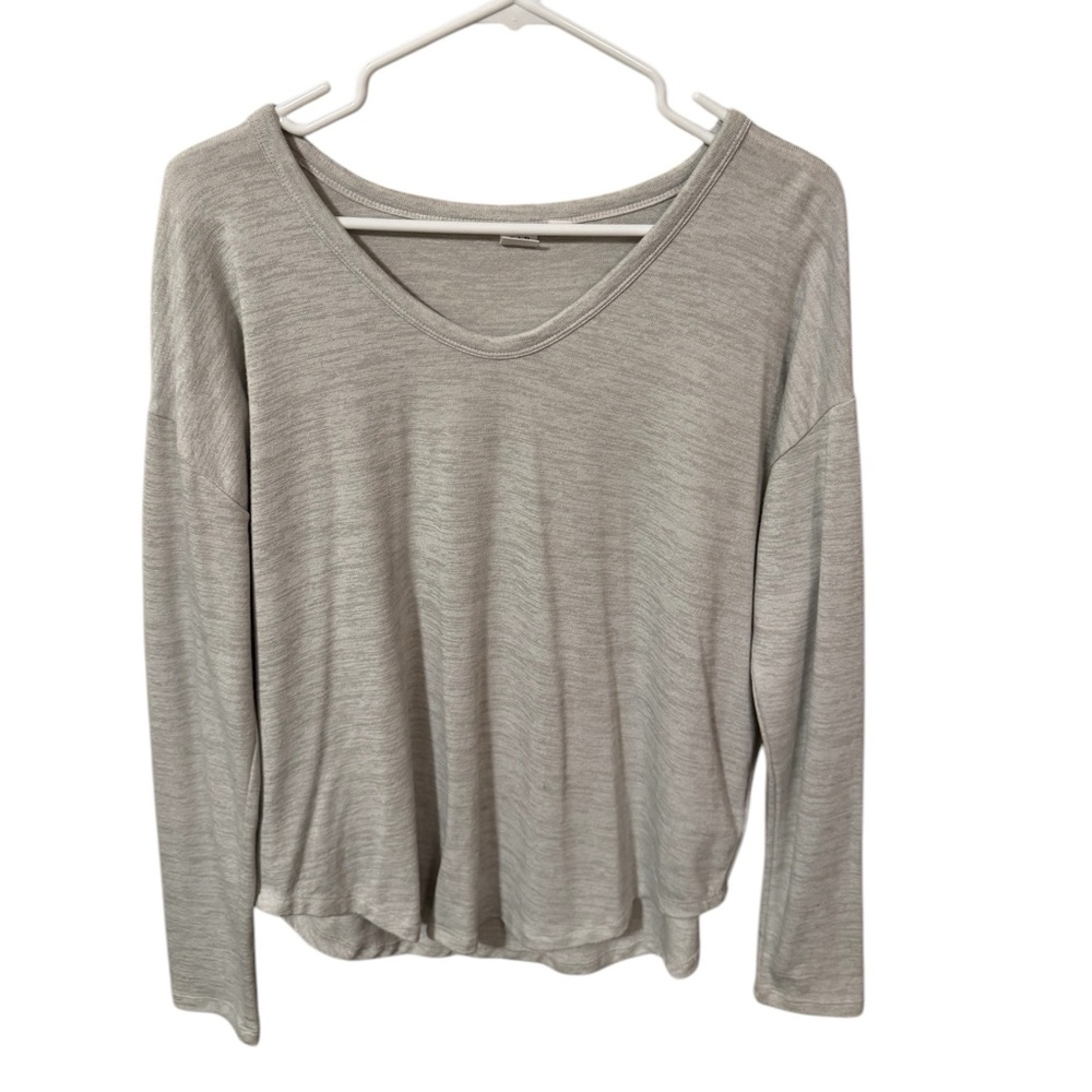 Gap light grey scoop neck lightweight sweater/long sleeve shirt, size M